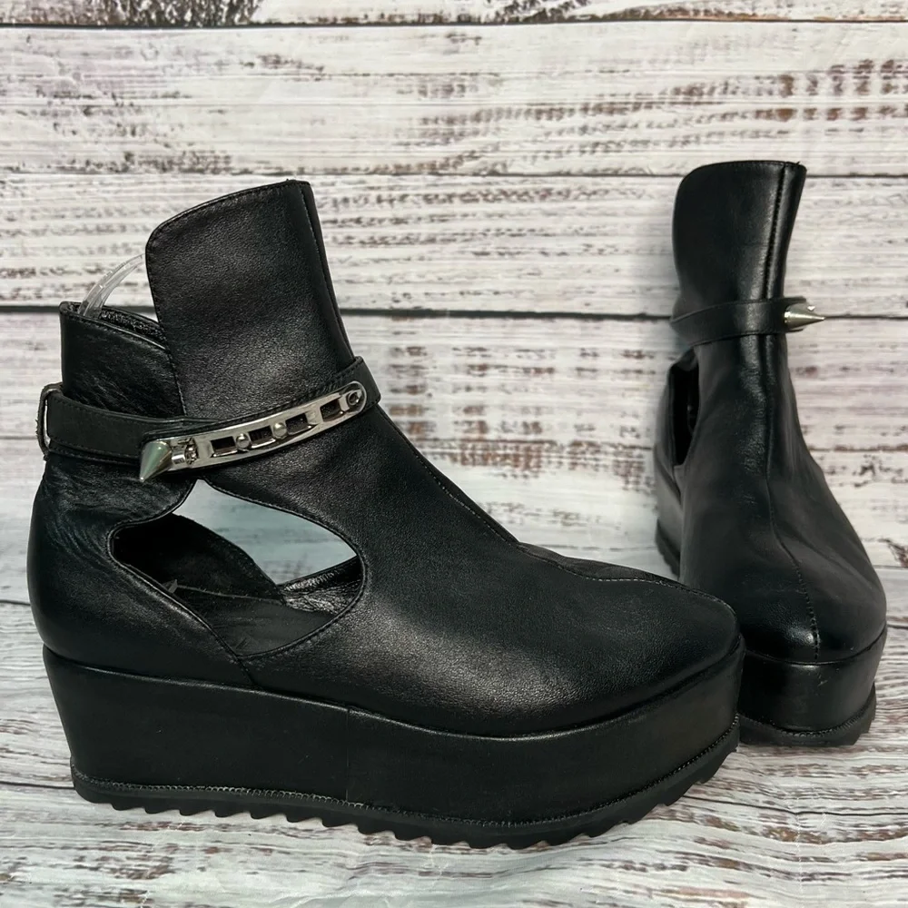 Unif Womens 5 Black Platform Studded Spike Shoes Cut Out 100% Leather Goth Punk